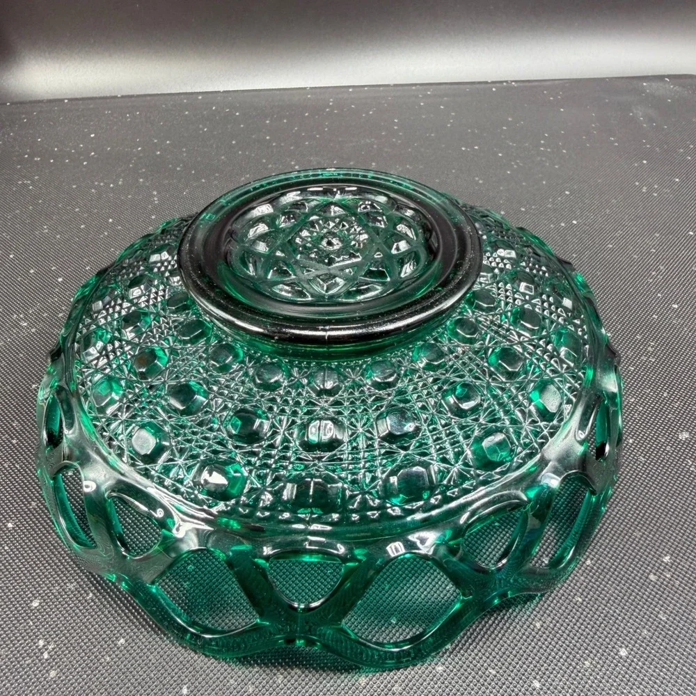 Imperial Glass Emerald Green Lace Edge Pressed Glass Bowl Geometric Star Pattern